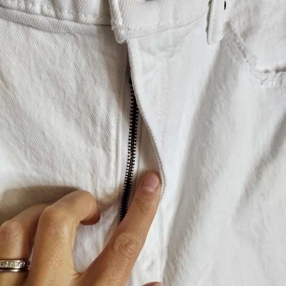 Abercrombie Curve Love The Mom High Rise Jean Distressed White Jeans Sz 31/12 - Picture 5 of 11